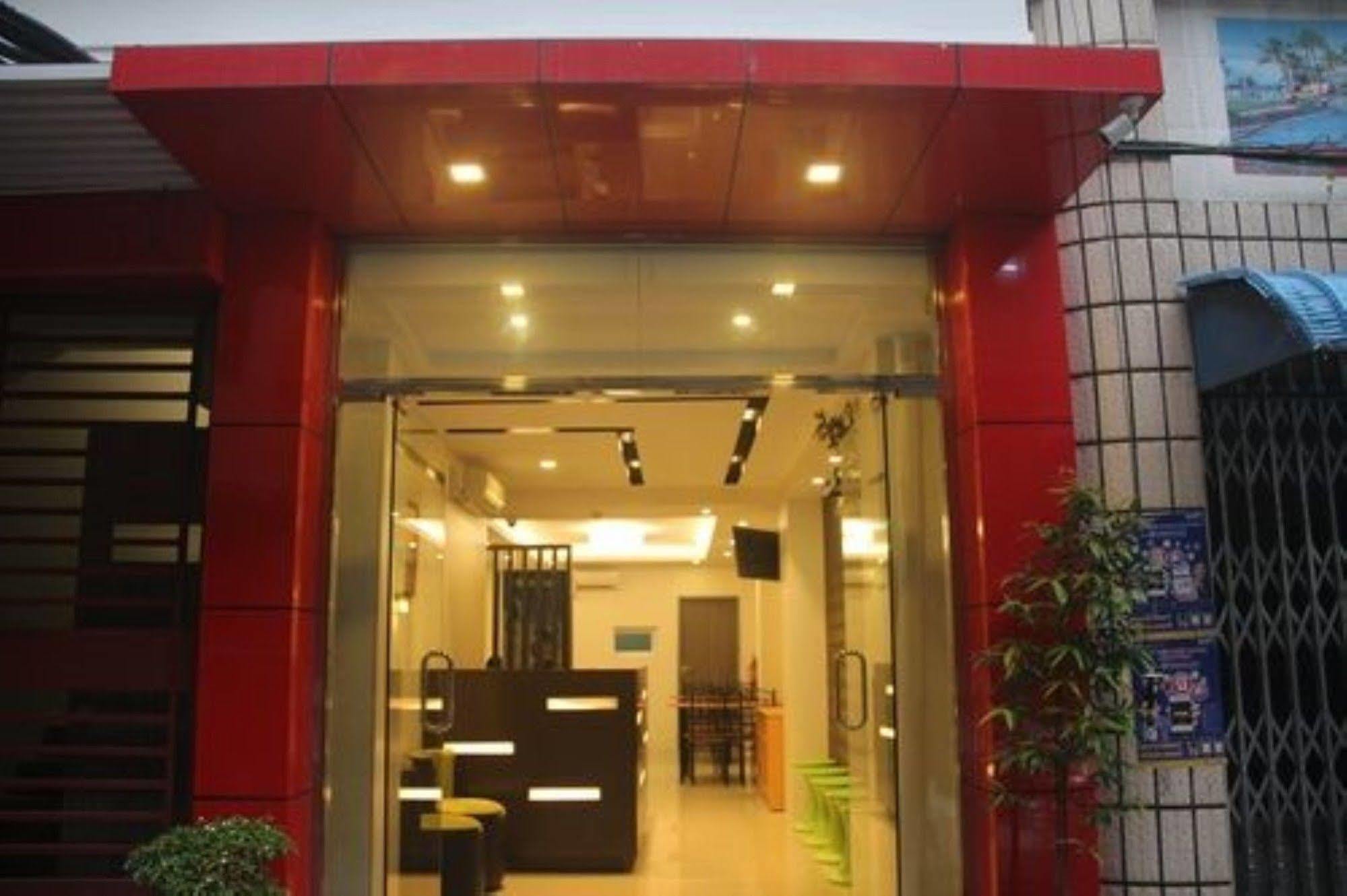 The Vibe Inn Yangón Exterior foto
