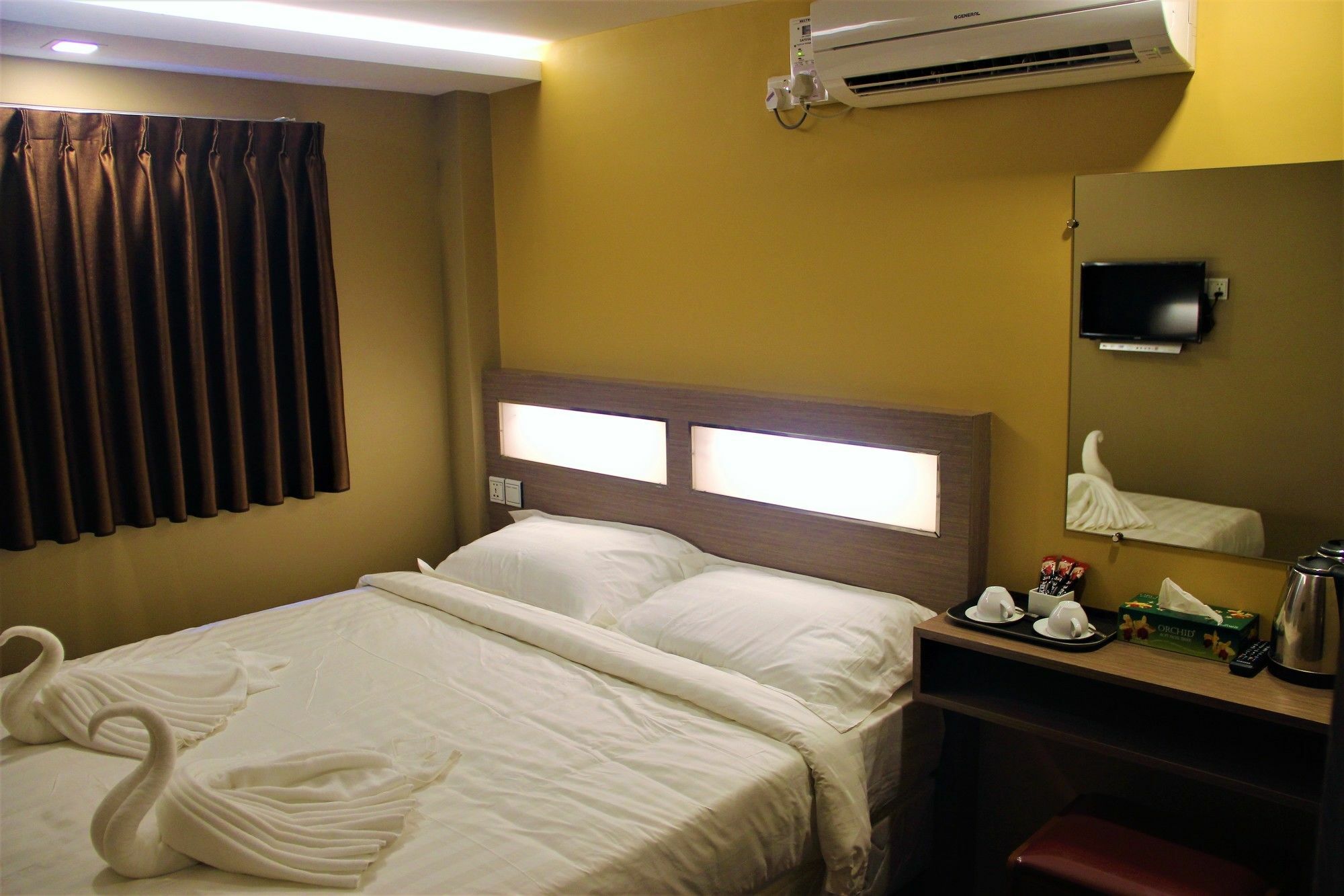 The Vibe Inn Yangón Exterior foto
