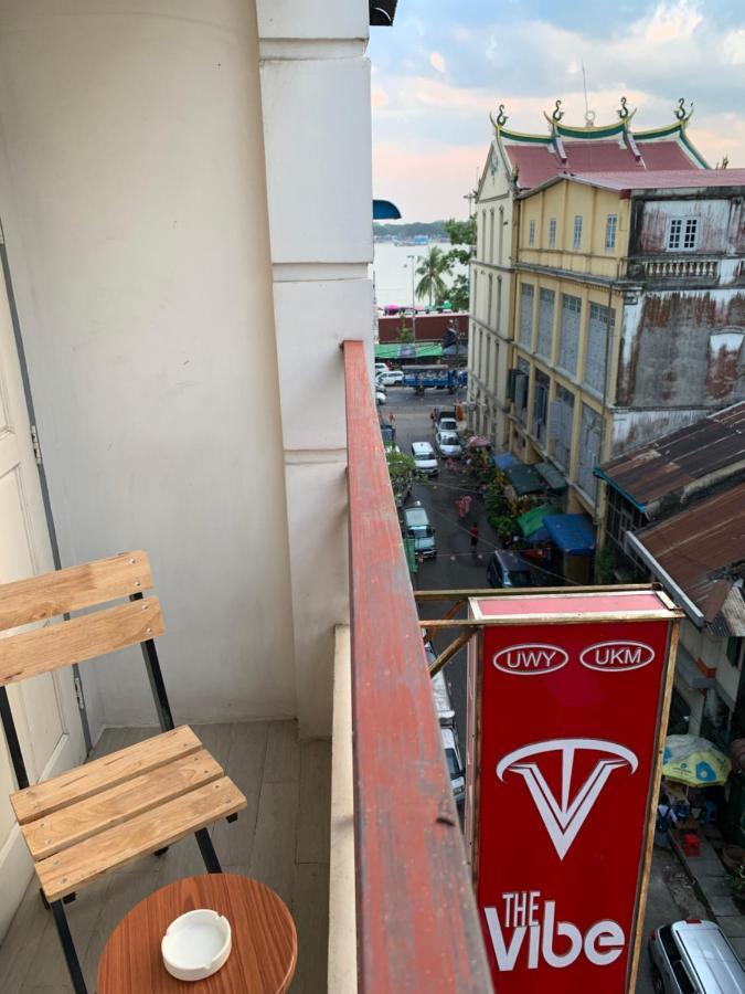 The Vibe Inn Yangón Exterior foto